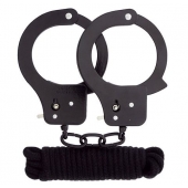 Чёрные наручники из листового металла в комплекте с веревкой BONDX METAL CUFFS LOVE ROPE SET - Dream Toys - купить с доставкой в Подольске