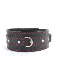 Черный ошейник из натуральной кожи с красной строчкой и кольцом - БДСМ Арсенал - купить с доставкой в Подольске