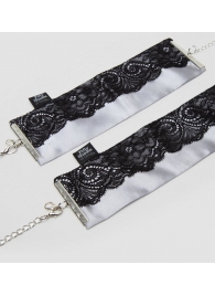 Сатиновые наручники с кружевом Play Nice - Fifty Shades of Grey - купить с доставкой в Подольске