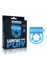 Голубое, светящееся в темноте виброкольцо Lumino Play Vibrating Penis Ring - Lovetoy - в Подольске купить с доставкой