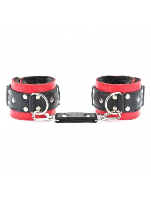 Красно-чёрные кожаные наручники с меховым подкладом - БДСМ Арсенал - купить с доставкой в Подольске