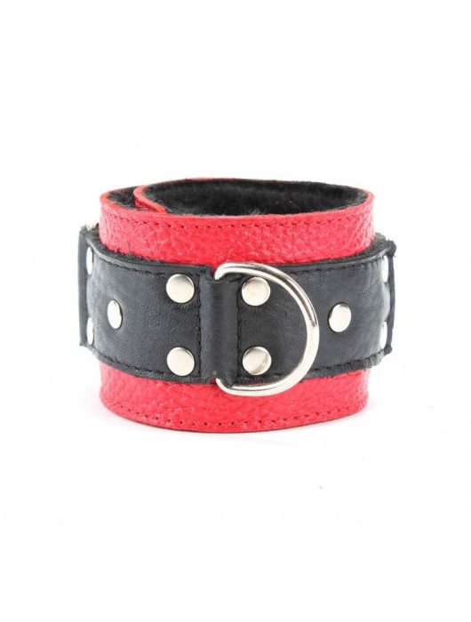 Красно-чёрные кожаные наручники с меховым подкладом - БДСМ Арсенал - купить с доставкой в Подольске