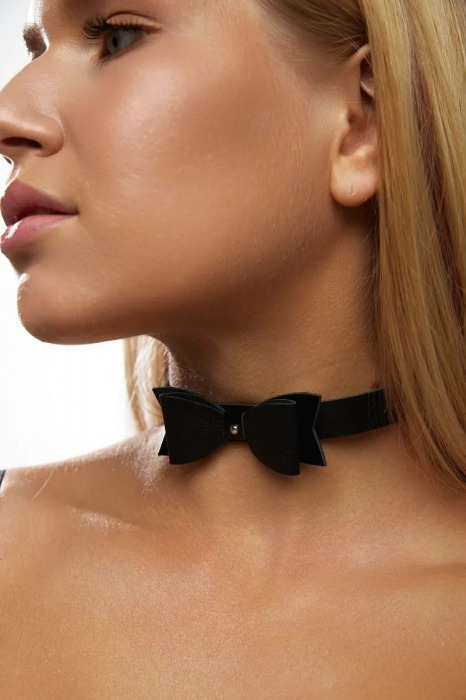 Черный кожаный однослойный чокер с бабочкой - Crazy Handmade - купить с доставкой в Подольске