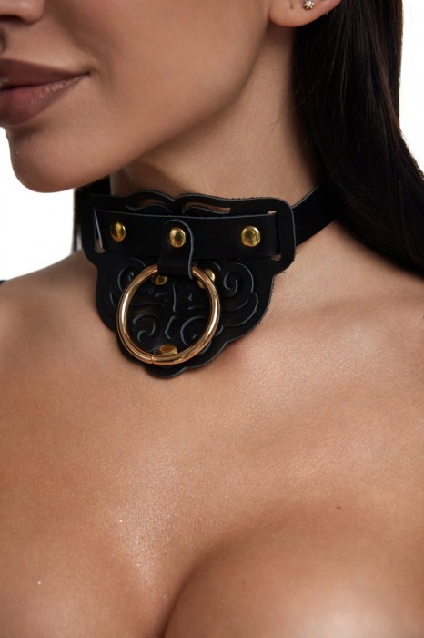 Черный фигурный кожаный ошейник с золотистой фурнитурой - Crazy Handmade - купить с доставкой в Подольске