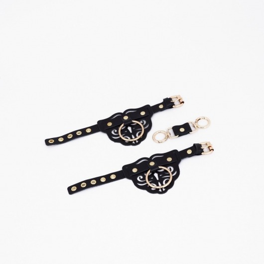 Черные кожаные наручники с клепками, кольцами и золотистой фурнитурой - Crazy Handmade - купить с доставкой в Подольске