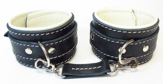 Оковы на руки со светлым подкладом - БДСМ Арсенал - купить с доставкой в Подольске